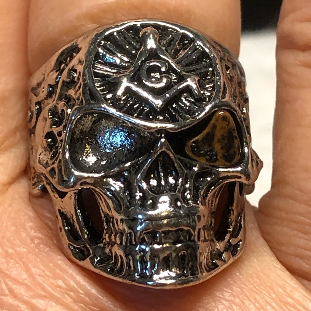 Large Mens skull ring with eye patch